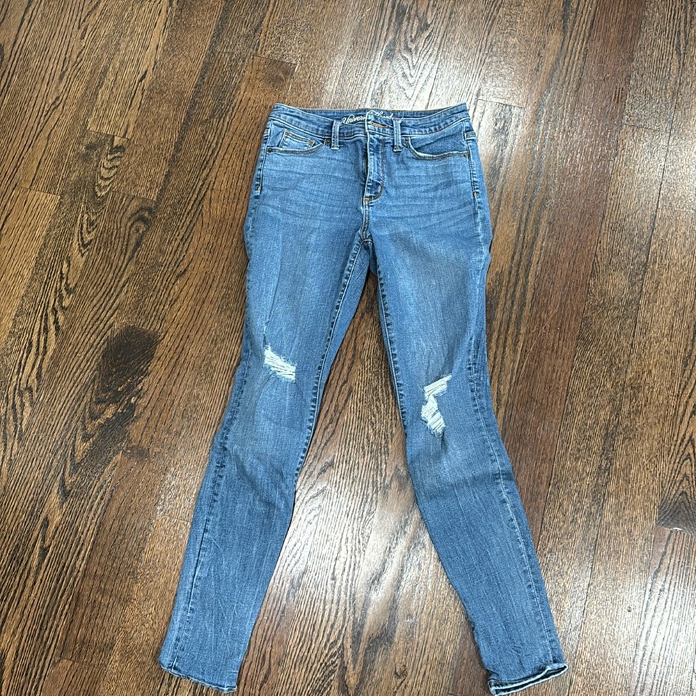 Ripped skinny jeans